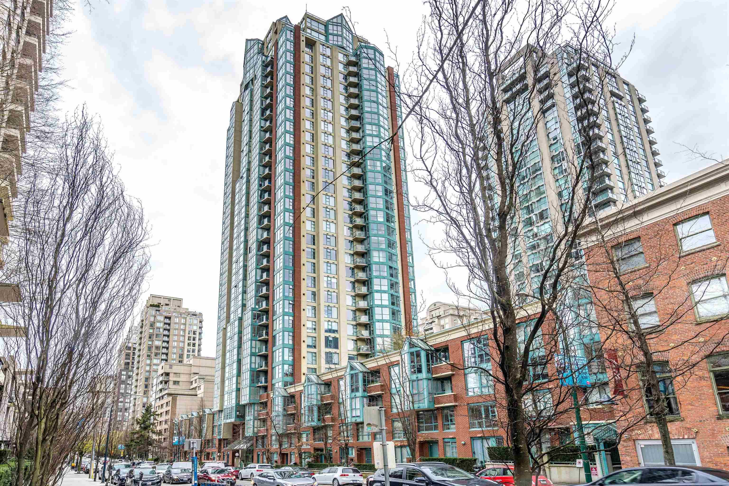 Main Photo: 2702 939 HOMER Street in Vancouver: Yaletown Condo for sale (Vancouver West)  : MLS®# R2689836