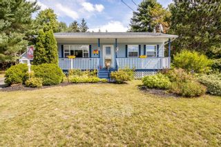 Photo 1: 48 Oakwood Drive in Kingston: Kings County Residential for sale (Annapolis Valley)  : MLS®# 202222136