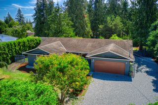 Photo 2: 1143 SUNNYSIDE Road in Gibsons: Gibsons & Area House for sale (Sunshine Coast)  : MLS®# R2712697