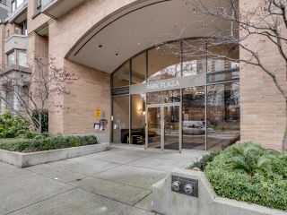 Photo 2: 1505 1188 RICHARDS Street in Vancouver: Yaletown Condo for sale in "PARK PLACE" (Vancouver West)  : MLS®# R2637415
