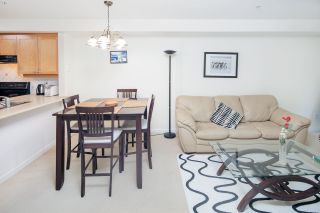Photo 9: 210 5605 HAMPTON Place in Vancouver: University VW Condo for sale in "PEMBERLEY" (Vancouver West)  : MLS®# R2364341