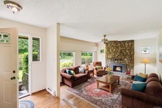 Photo 6: 1044 Pearl Cres in Central Saanich: CS Brentwood Bay House for sale : MLS®# 904877