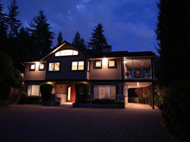 Main Photo: 3866 LONSDALE Avenue in North Vancouver: Upper Lonsdale House for sale in "UPPER LONSDALE" : MLS®# V1123324