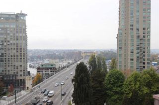 Photo 2: 901 1003 PACIFIC Street in Vancouver: West End VW Condo for sale in "SEASTAR" (Vancouver West)  : MLS®# R2353861