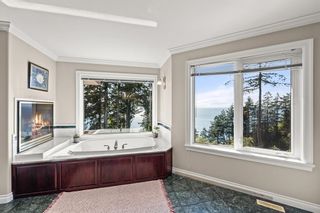 Photo 19: 14140 MARINE Drive: White Rock House for sale in "White Rock" (South Surrey White Rock)  : MLS®# R2746255