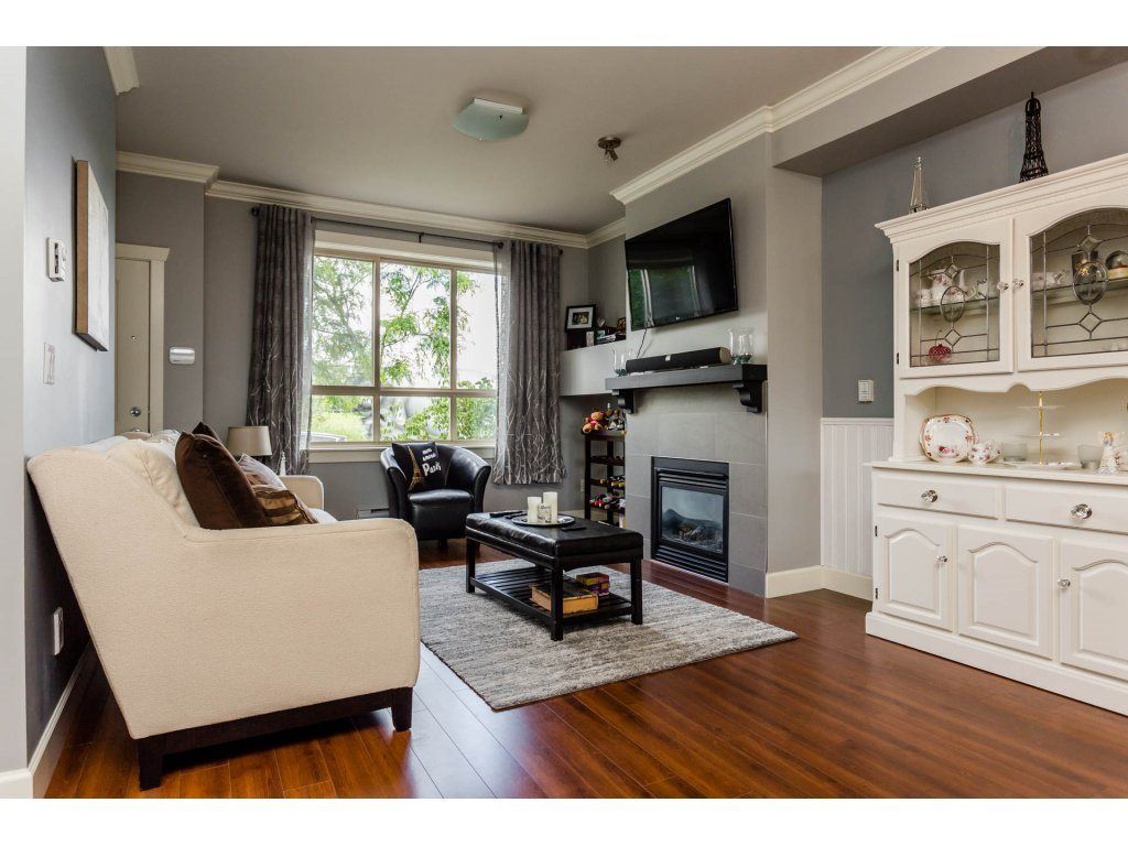 Photo 9: Photos: 8 19560 68TH Avenue in Surrey: Clayton Townhouse for sale in "SOLANA" (Cloverdale)  : MLS®# R2179592