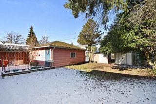 Photo 12: 2627 E 56TH Avenue in Vancouver: Fraserview VE House for sale (Vancouver East)  : MLS®# R2243250