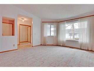 Photo 4: 43 LINCOLN Manor SW in Calgary: Lincoln Park House for sale : MLS®# C4008792