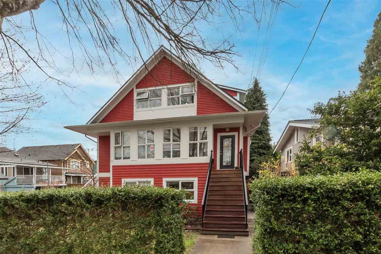 Main Photo: 968 E 15TH Avenue in Vancouver: Mount Pleasant VE 1/2 Duplex for sale (Vancouver East)  : MLS®# R2554475