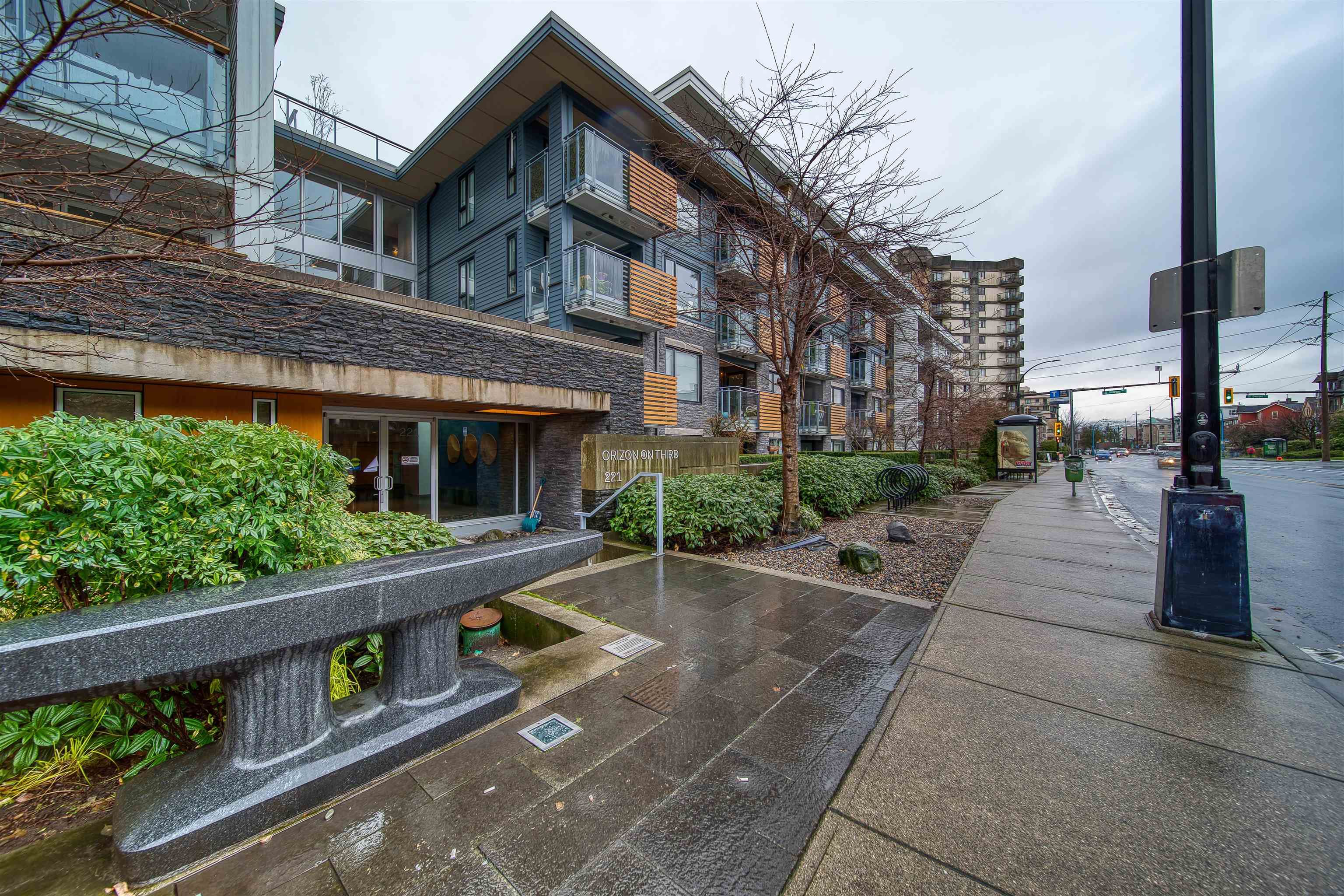 Main Photo: 210 221 E 3RD STREET in North Vancouver: Lower Lonsdale Condo for sale : MLS®# R2640533