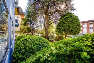 Photo 15: 2 1450 CHESTERFIELD Avenue in North Vancouver: Central Lonsdale Condo for sale in "MOUNTAINVIEW" : MLS®# R2051749