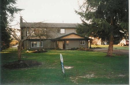 Main Photo: Family Home On 1/2 Acre Backing Onto Farmland In Murrayville