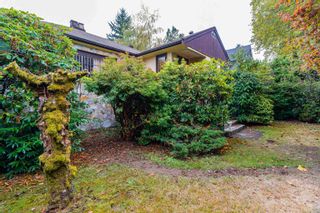 Photo 2: 3806 W 8TH Avenue in Vancouver: Point Grey House for sale (Vancouver West)  : MLS®# R2747424