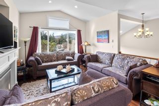 Photo 9: 111 Valiant Pl in Langford: La Thetis Heights House for sale : MLS®# 926700