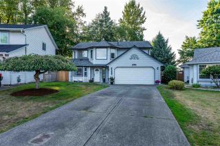 Photo 1: 9565 215A Street in Langley: Walnut Grove House for sale : MLS®# R2437349