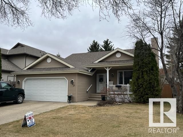 FEATURED LISTING: 103 LANGHOLM Drive St. Albert