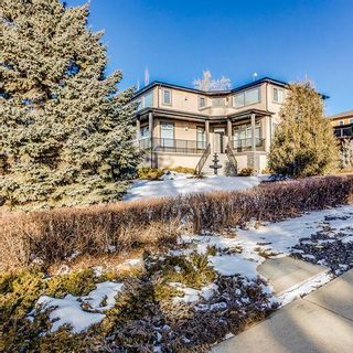 Main Photo: 8 Cromwell Avenue NW in Calgary: Collingwood Detached for sale : MLS®# A2004300