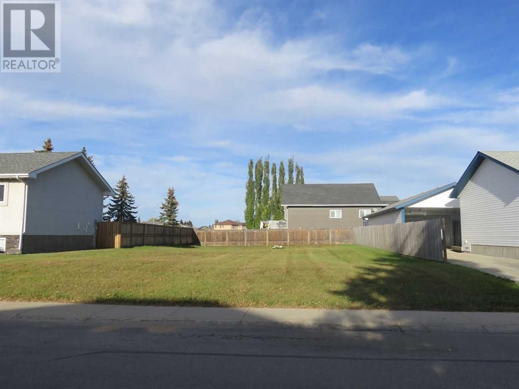 Main Photo: 816 10 Avenue SE in Slave Lake: Vacant Land for sale : MLS®# A2106231
