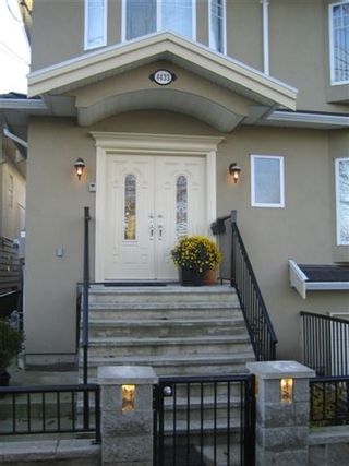 Photo 2: 4433 Sophia Street in Vancouver: Main House for sale (Vancouver East) 