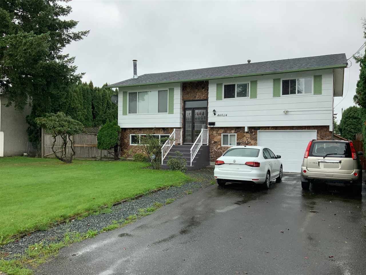 Main Photo: 46024 CLARE Avenue in Chilliwack: Fairfield Island House for sale : MLS®# R2407402
