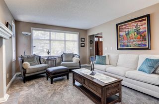Photo 5: 5631 LODGE Crescent SW in Calgary: Lakeview Detached for sale : MLS®# C4261500