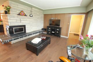 Photo 5: 2051 YEOVIL Avenue in Burnaby: Montecito House for sale (Burnaby North)  : MLS®# R2028496