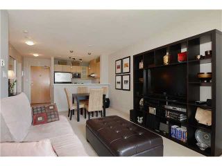 Photo 4: 406 124 W 1ST Street in North Vancouver: Lower Lonsdale Condo for sale in "THE Q" : MLS®# V1103979