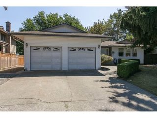 Photo 1: 2470 SUNNYSIDE Place in Abbotsford: Abbotsford West House for sale : MLS®# R2101365