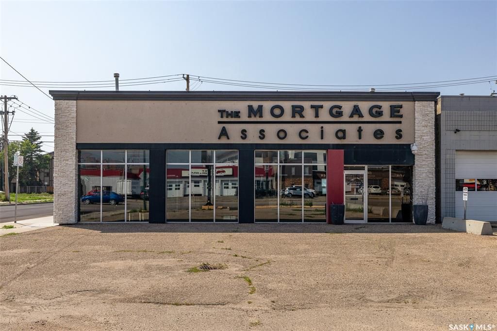 Main Photo: 211 Idylwyld Drive North in Saskatoon: Central Business District Commercial for lease : MLS®# SK956949