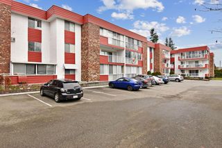 Photo 1: 203 32025 TIMS Avenue in Abbotsford: Abbotsford West Condo for sale in "Elmwood Manor" : MLS®# R2838083