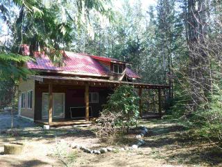 Photo 1: 2860 NE HALF MOON Drive in Bella Coola: Bella Coola/Hagensborg House for sale (Williams Lake (Zone 27))  : MLS®# R2451043