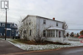 Photo 1: 392 Notre Dame Street in Summerside: House for sale : MLS®# 202323990