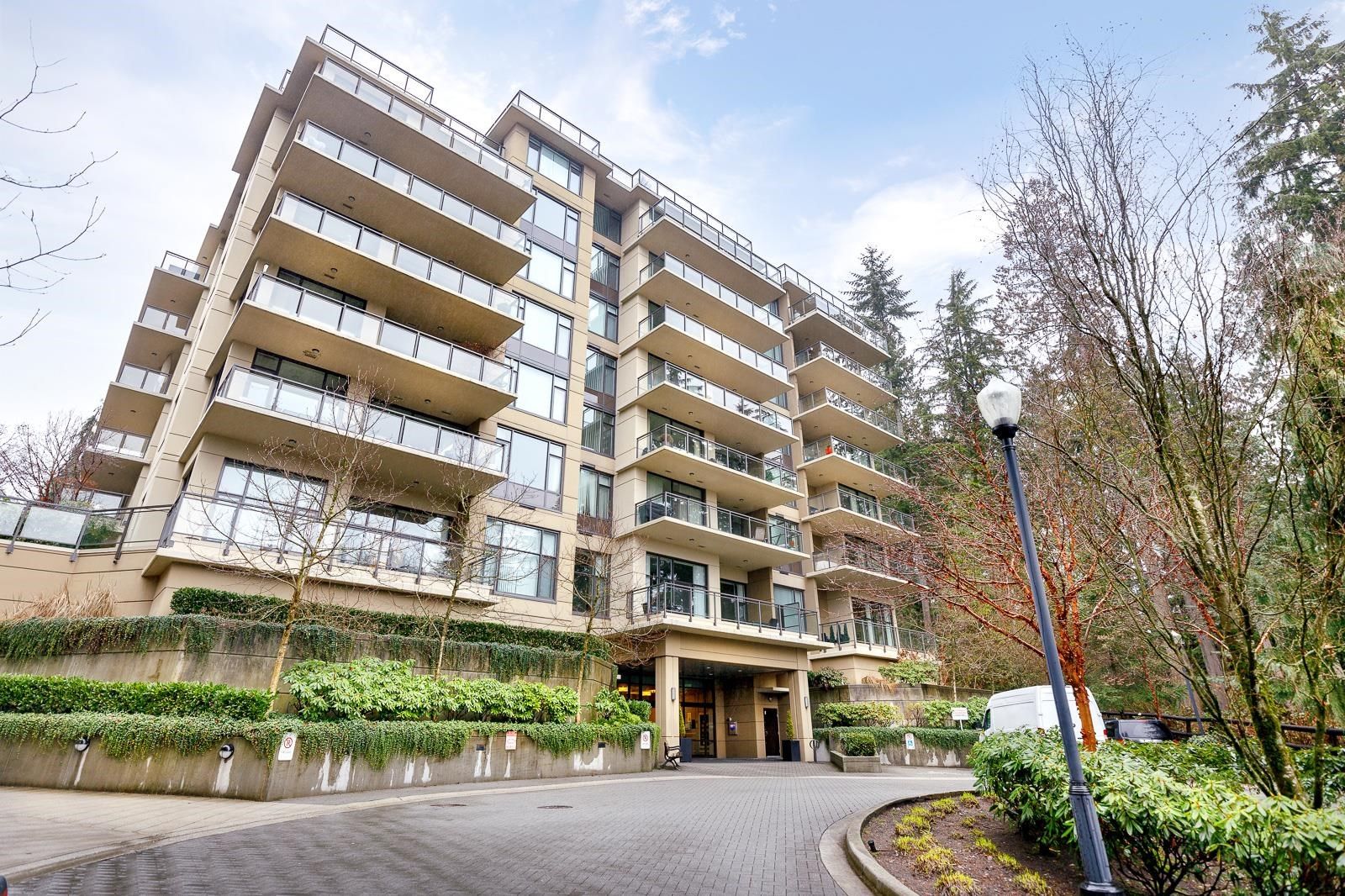 Main Photo: 906 1415 PARKWAY Boulevard in Coquitlam: Westwood Plateau Condo for sale in "CASCADE" : MLS®# R2749198