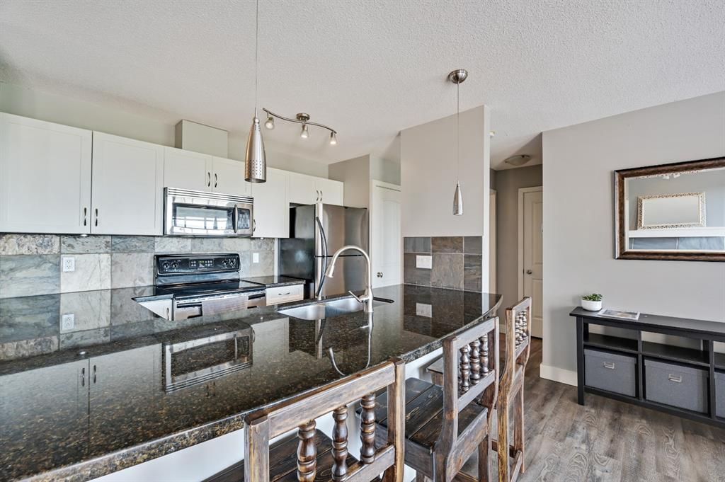 Main Photo: 6 206 Village Terrace SW in Calgary: Patterson Apartment for sale : MLS®# A1231459
