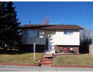 Photo 2: 5411 54 Street NE in CALGARY: Falconridge Residential Detached Single Family for sale (Calgary)  : MLS®# C3360049