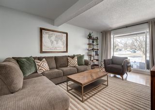 Photo 17: 71 Woodmont Crescent SW in Calgary: Woodbine Detached for sale : MLS®# A2035806