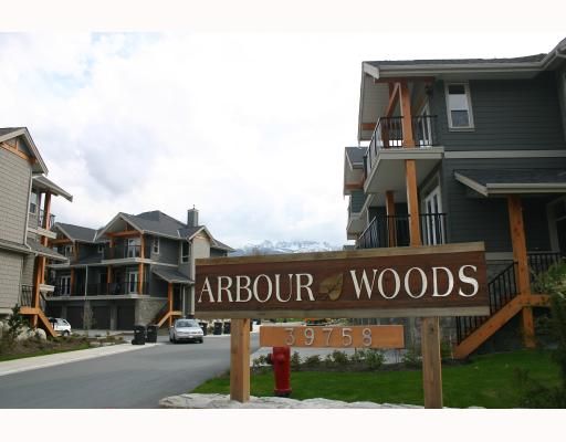 Main Photo: 17 39758 GOVERNMENT Road in Squamish: Northyards Townhouse for sale in "ARBOURWOODS" : MLS®# V680823