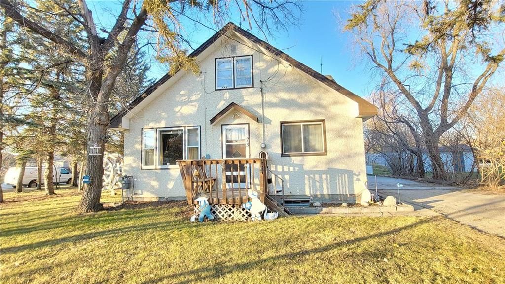Main Photo: 23 ELLICE Avenue in Steinbach: R16 Residential for sale : MLS®# 202302899