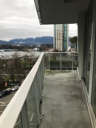 Photo 4: 701 1277 MELVILLE Street in Vancouver: Coal Harbour Condo for sale in "The Flat Iron" (Vancouver West)  : MLS®# R2642262