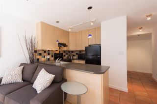 Photo 4: 807 819 HAMILTON Street in Vancouver: Downtown VW Condo for sale in "Eight One Nine Hamilton" (Vancouver West)  : MLS®# R2101186