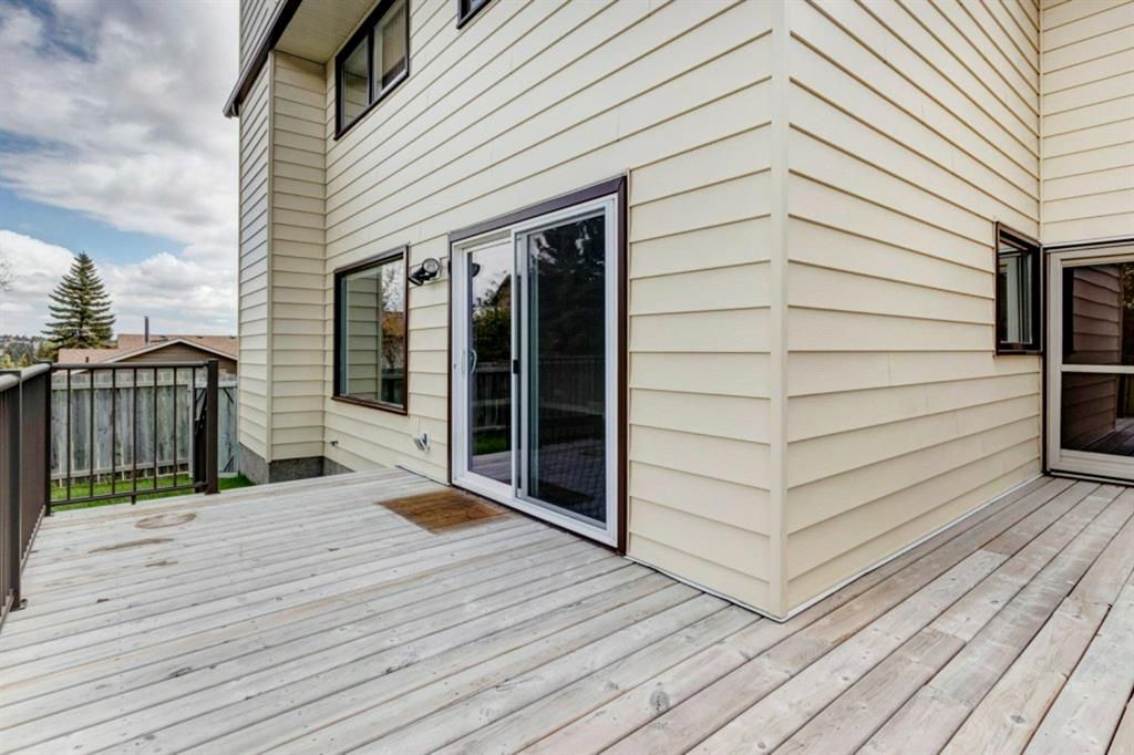 Photo 23: Photos: 227 Edgeland Road NW in Calgary: Edgemont Detached for sale : MLS®# A1236383