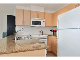 Photo 4: 809 550 TAYLOR Street in Vancouver: Downtown VW Condo for sale in "THE TAYLOR" (Vancouver West)  : MLS®# V838686