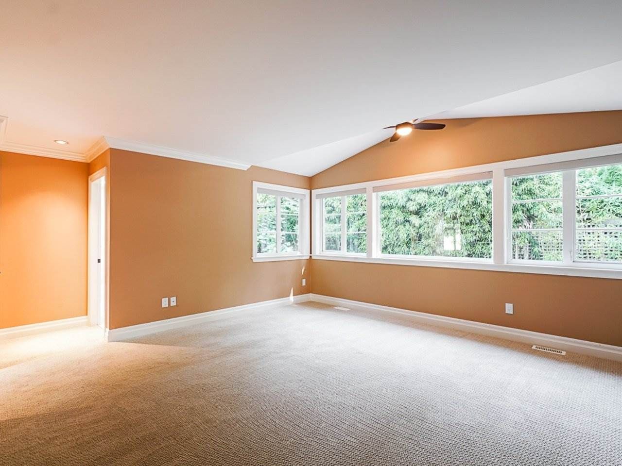 Photo 20: Photos: 850 FOREST HILLS Drive in North Vancouver: Edgemont House for sale in "Edgemont" : MLS®# R2506878