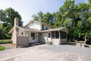 Photo 2: 119 Christie Road in Winnipeg: House for sale : MLS®# 202324789
