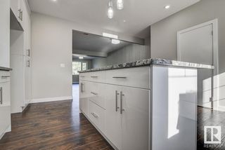 Photo 14: 10357 149 Street in Edmonton: Zone 21 House Half Duplex for sale : MLS®# E4383381