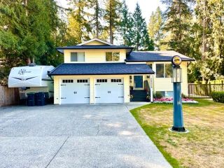 Photo 1: 20328 41A Avenue in Langley: Brookswood Langley House for sale in "BROOKSWOOD" : MLS®# R2652827