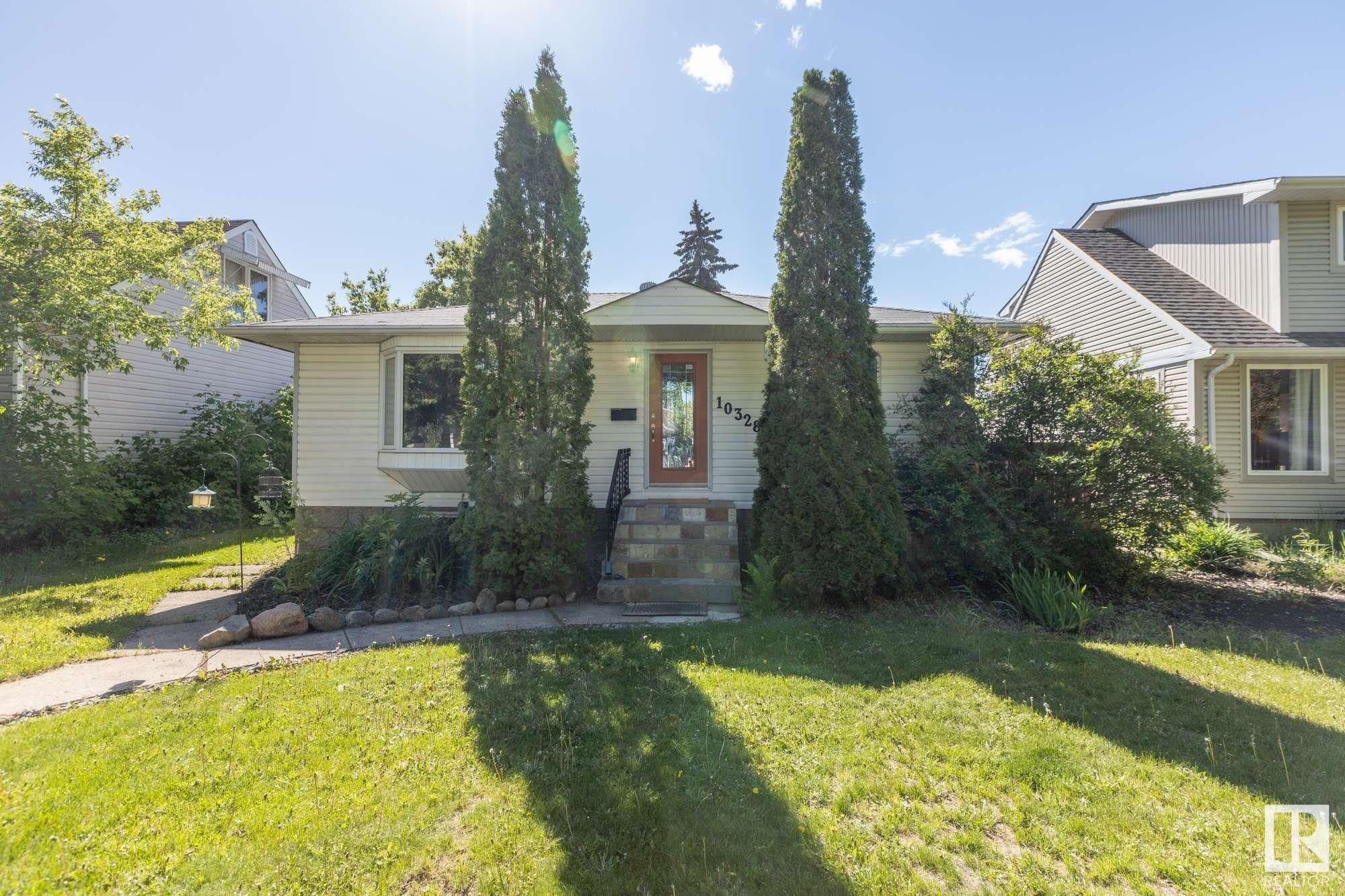 Main Photo: 10328 147 Street in Edmonton: Zone 21 House for sale : MLS®# E4299066