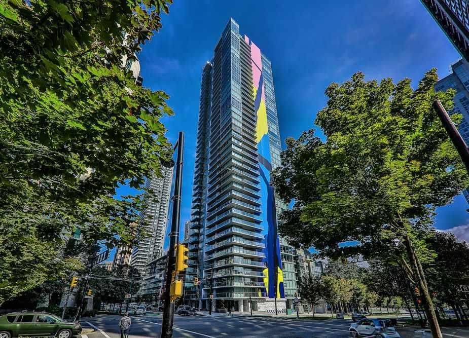 Main Photo: 1701 499 PACIFIC Street in Vancouver: Yaletown Condo for sale (Vancouver West)  : MLS®# R2674938