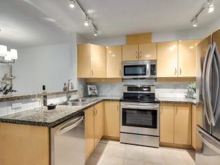 Photo 11: 414 345 LONSDALE Avenue in North Vancouver: Lower Lonsdale Condo for sale in "The Metropolitan" : MLS®# R2688643