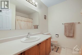 Photo 16: 17 PITTAWAY AVENUE in Ottawa: House for sale : MLS®# 1386742